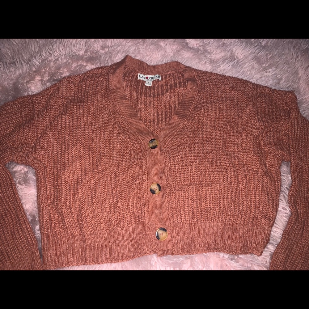 Sweater shirt crop top